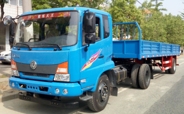 東風(fēng)天錦ks半掛教練車(chē)